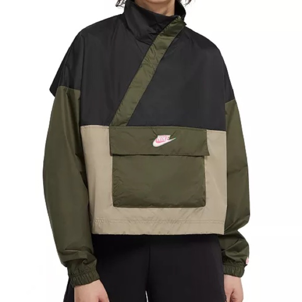 Nike Women's Sportswear Icon Clash Jacket